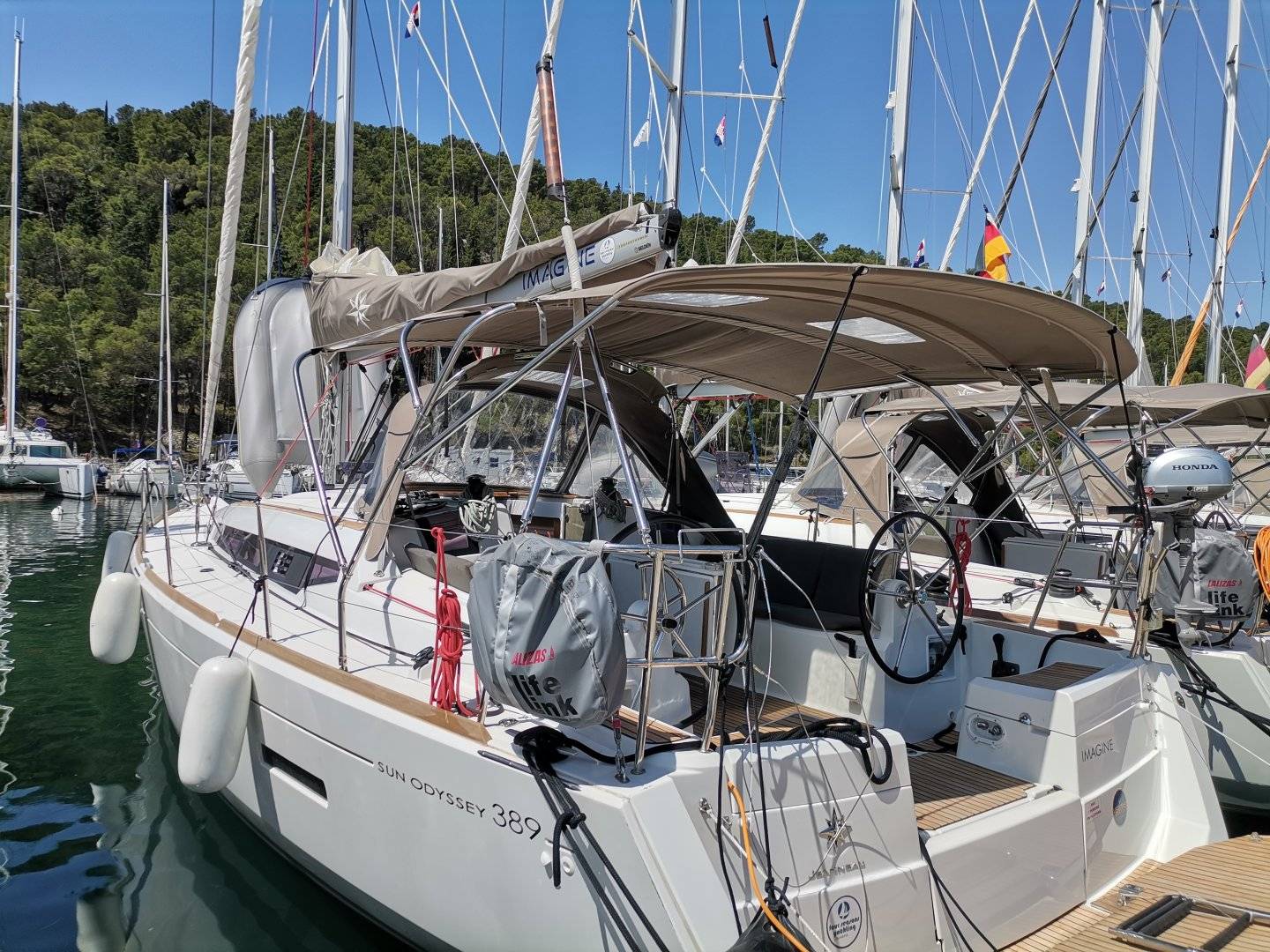 Sun Odyssey 389 - 4