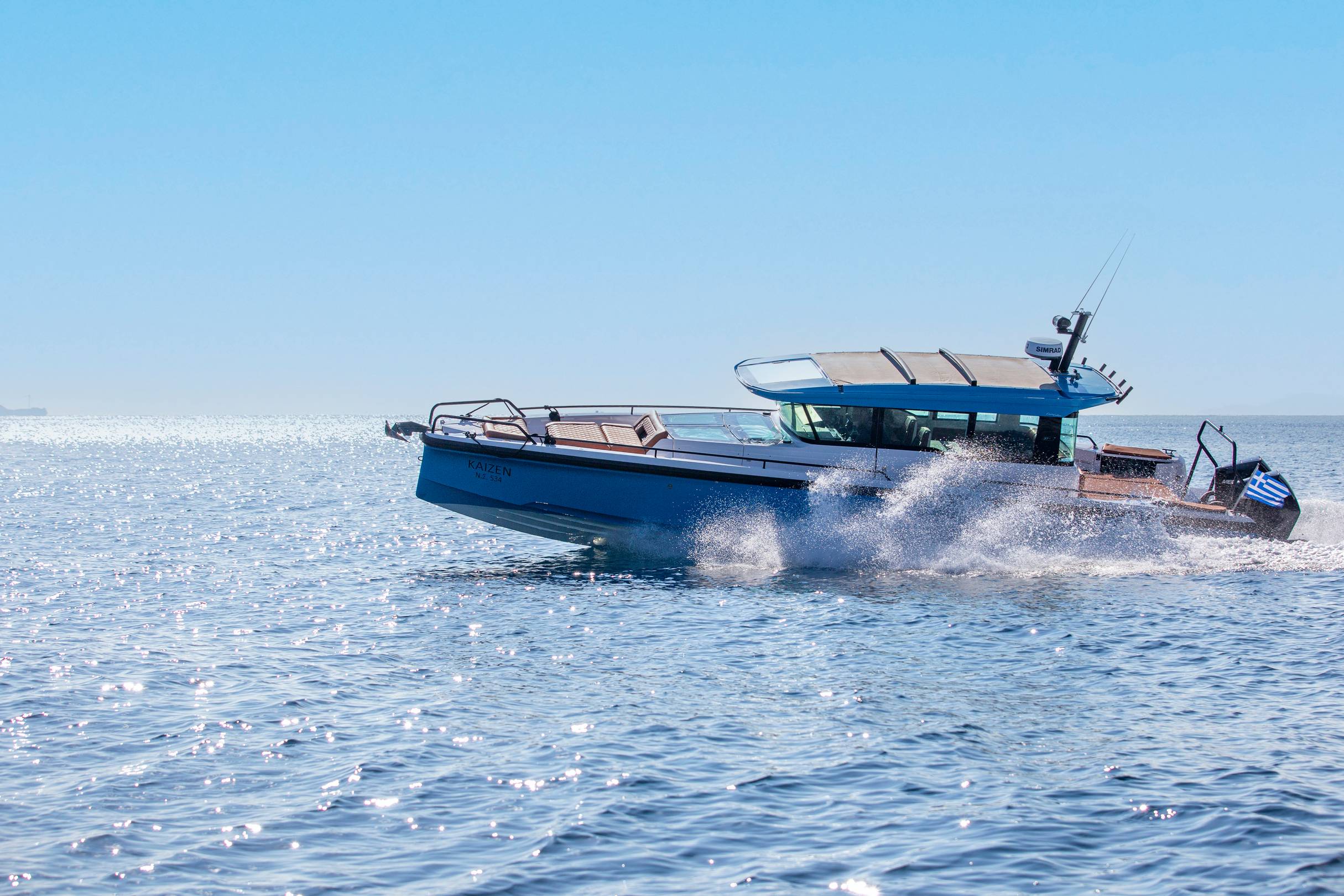 Axopar 37 XC Cross Cabin - 2