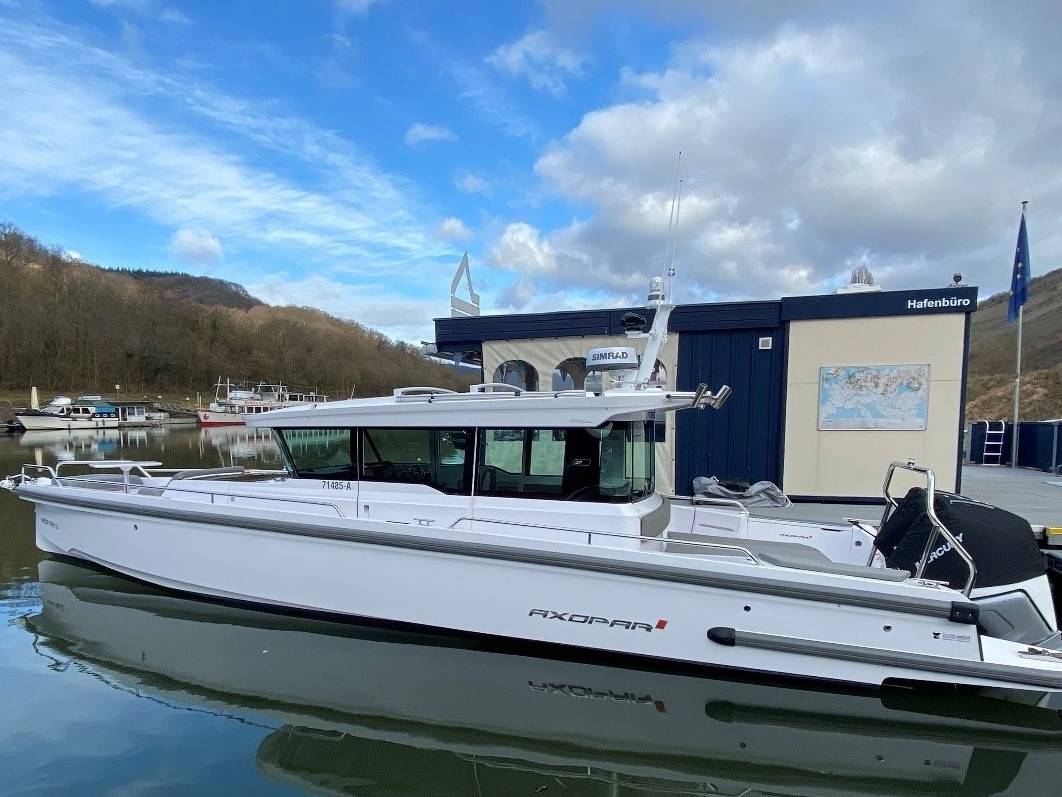 Axopar 37 XC Cross Cabin - 2