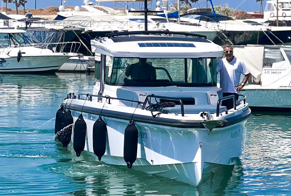 Axopar 37 XC Cross Cabin