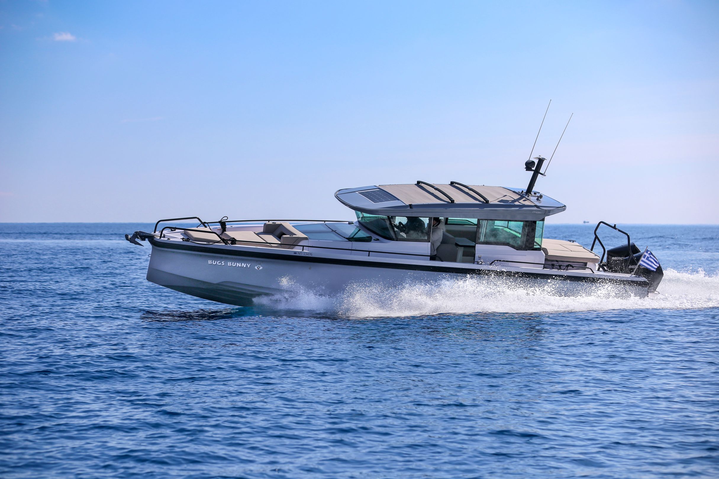 Axopar 37 XC Cross Cabin - 3