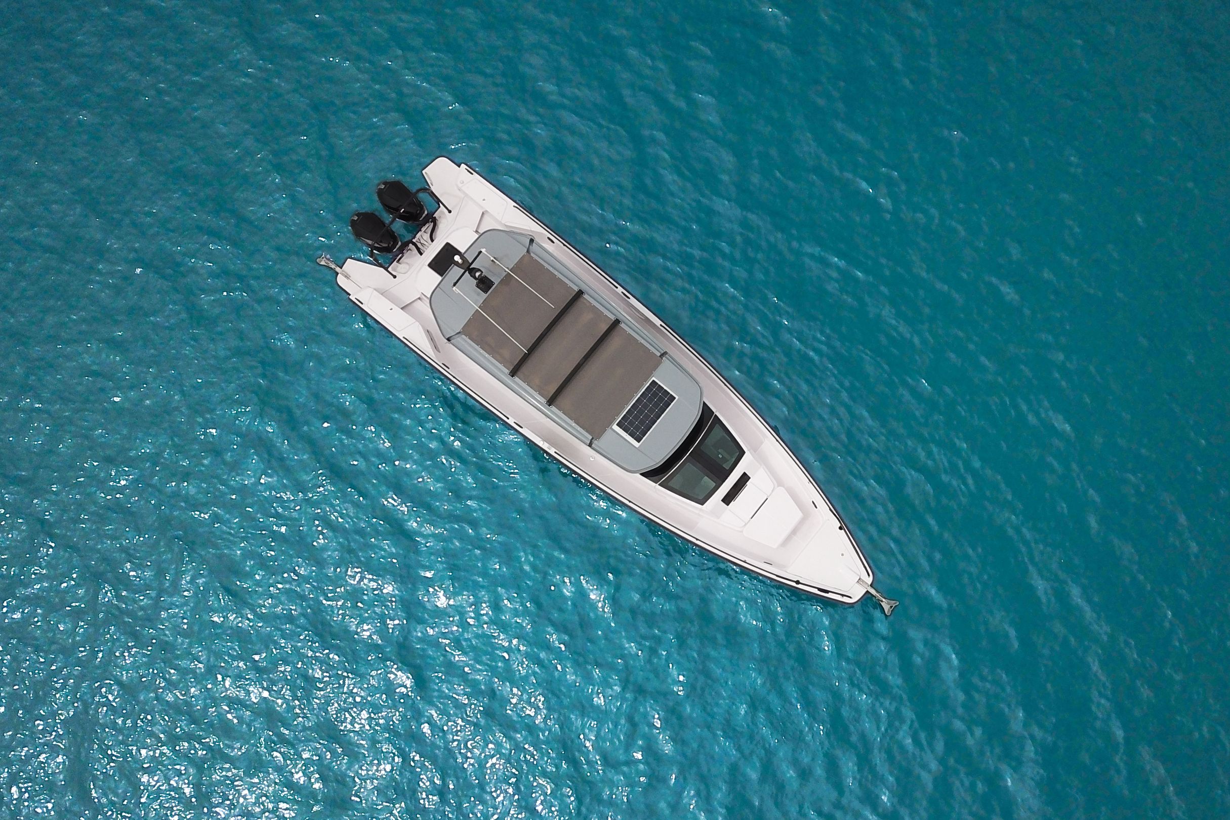 Axopar 37 XC Cross Cabin - 2