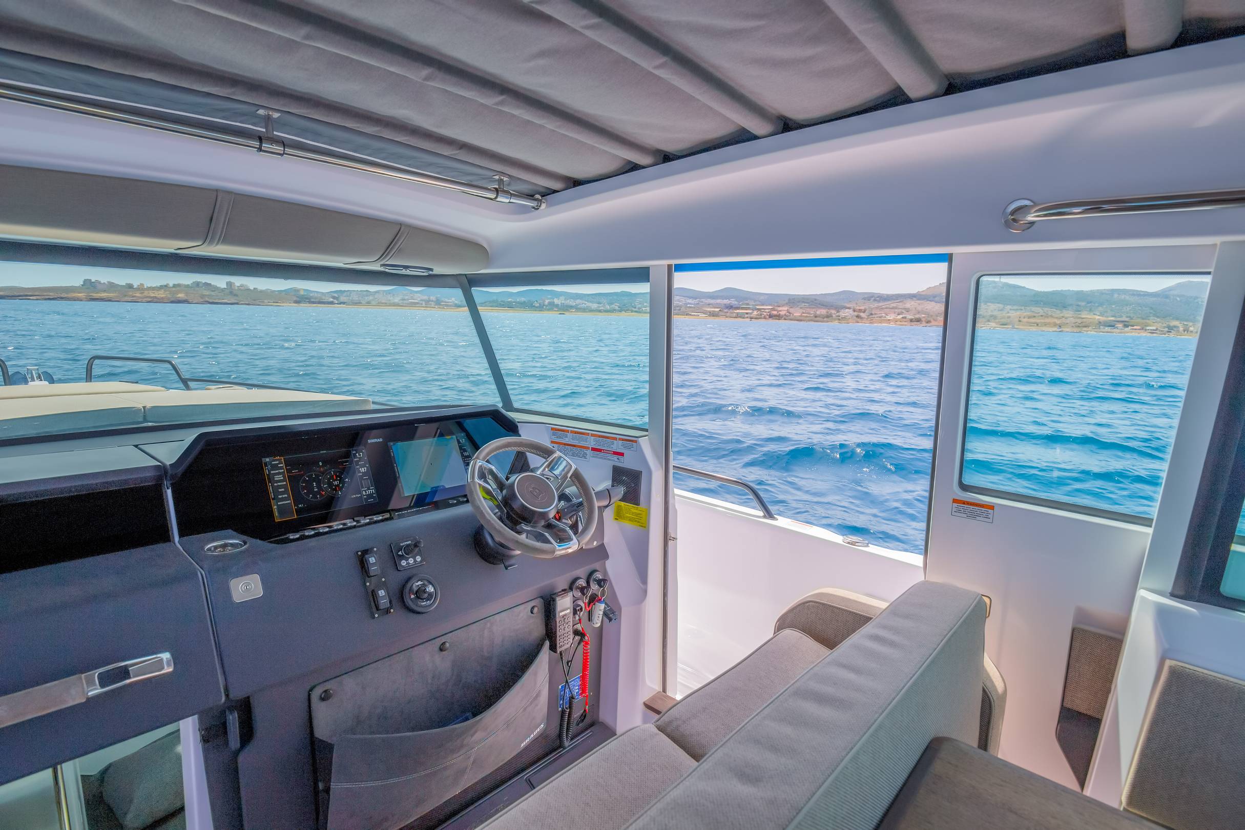 Axopar 37 XC Cross Cabin - 4