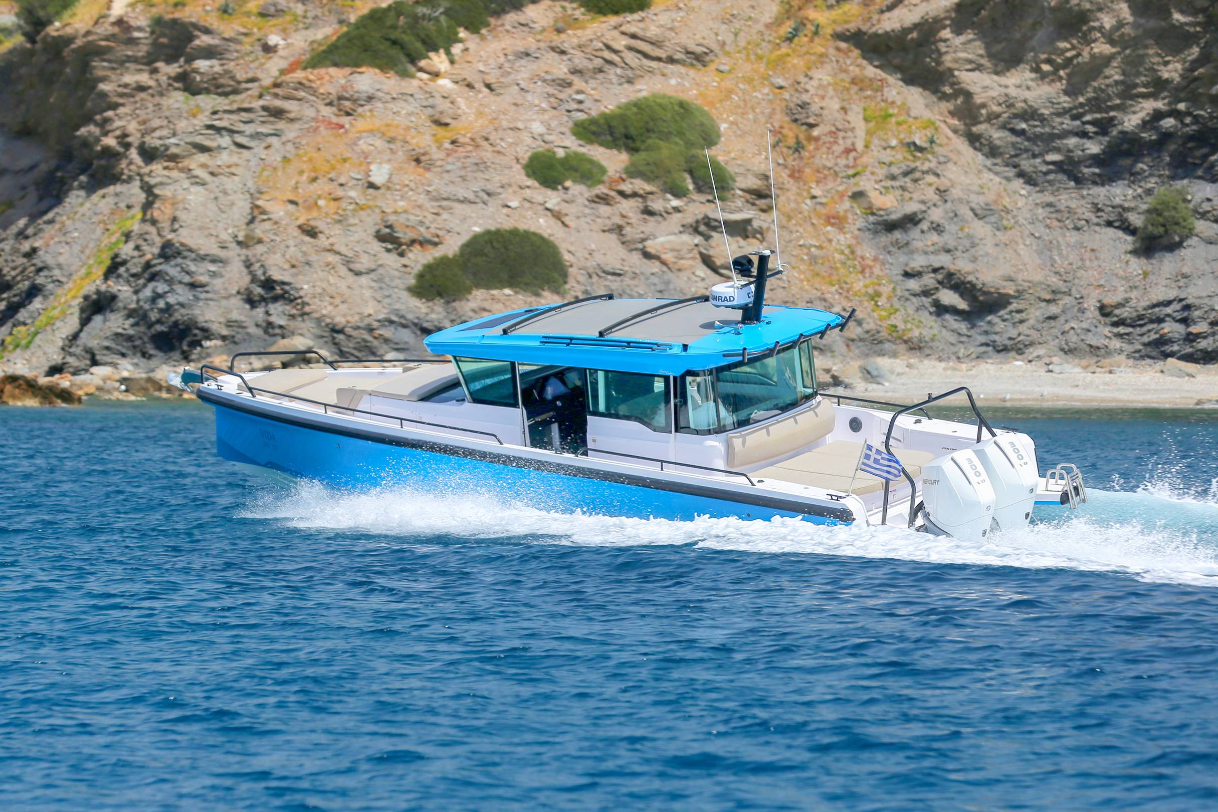 Axopar 37 XC Cross Cabin - 5