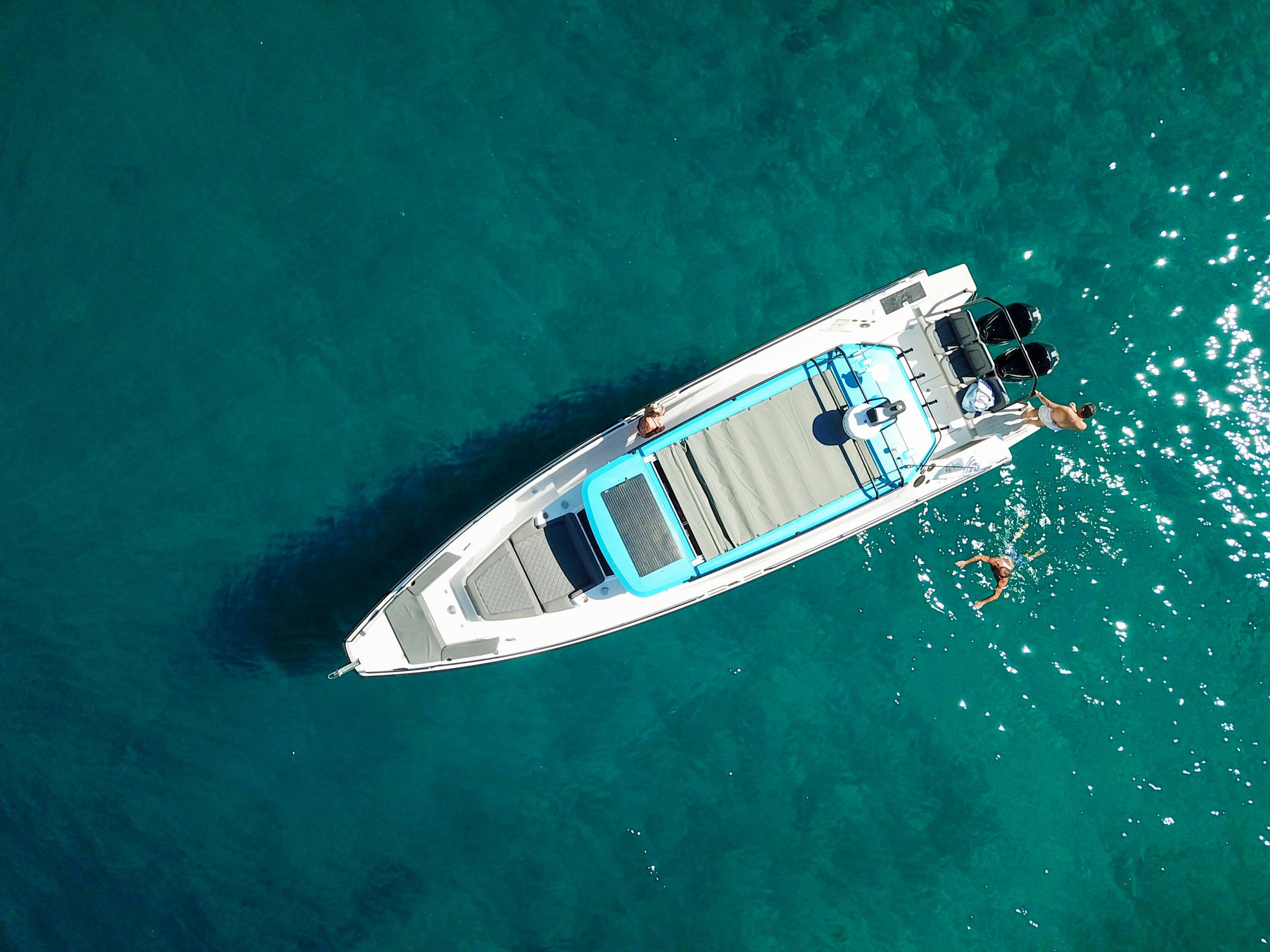 Axopar 37 XC Cross Cabin - 2