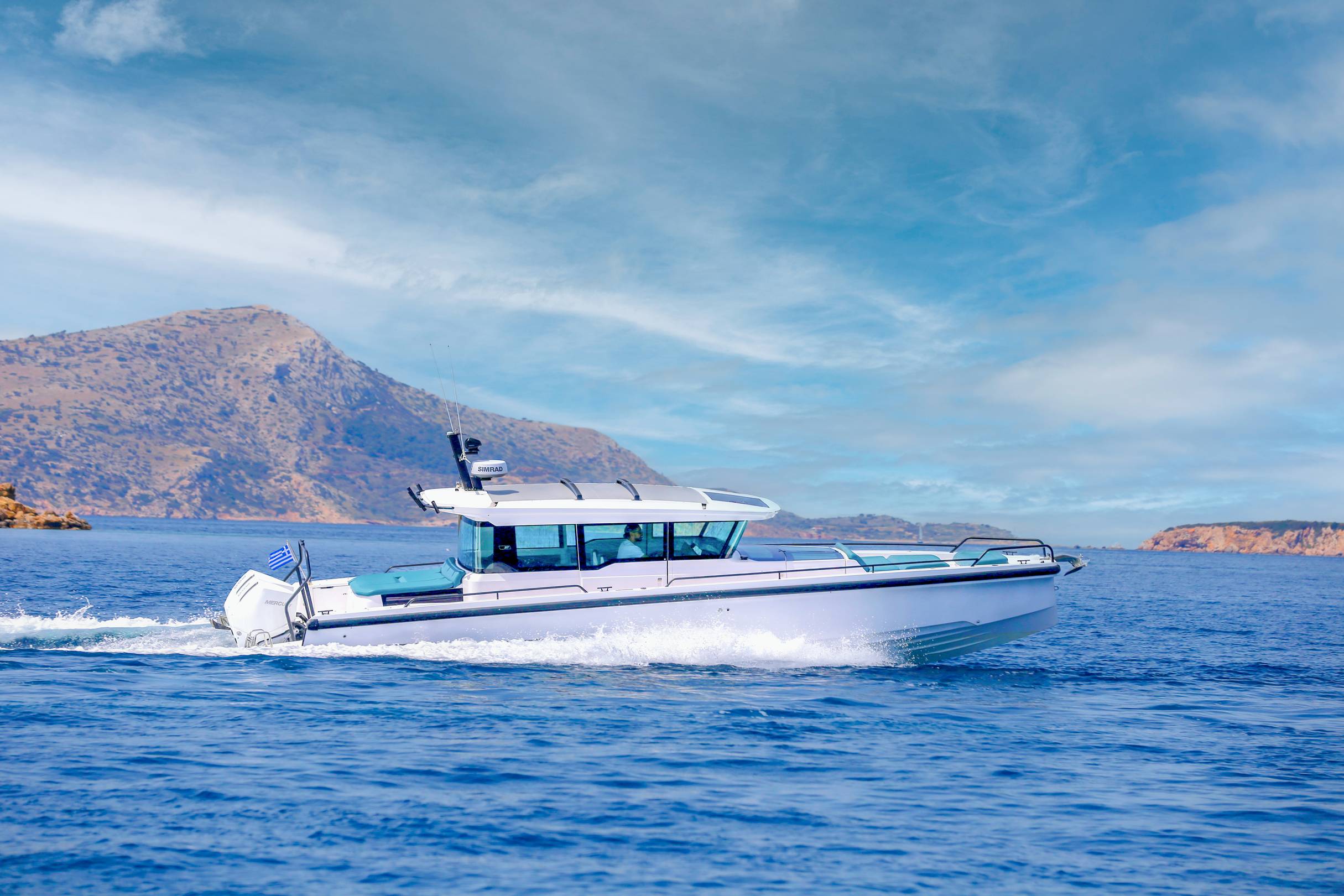 Axopar 37 XC Cross Cabin
