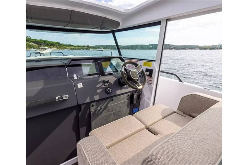 Axopar 37 XC Cross Cabin - 4