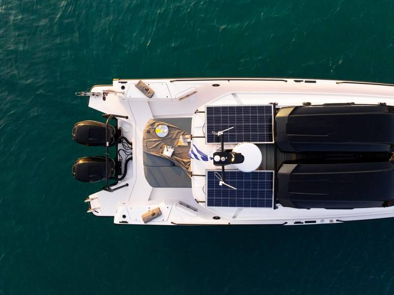 Axopar 37 XC Cross Cabin