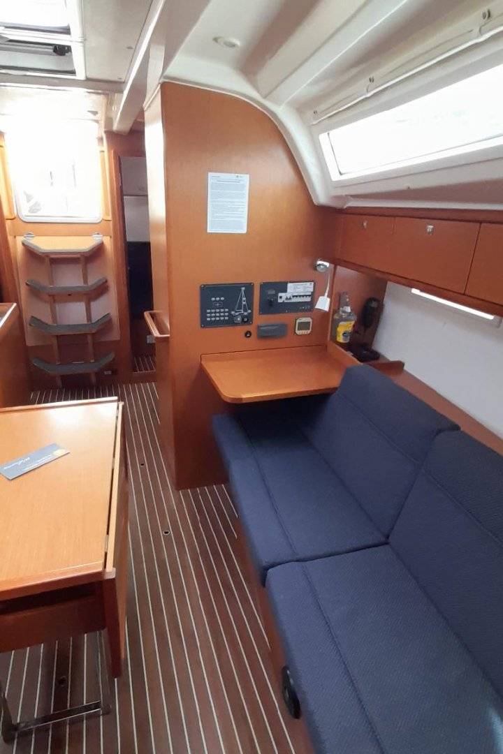 Bavaria 37 Cruiser - 5
