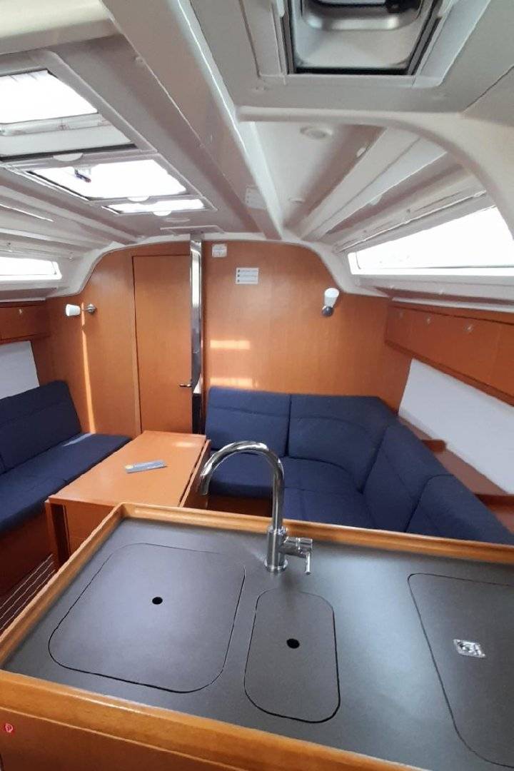 Bavaria 37 Cruiser - 3