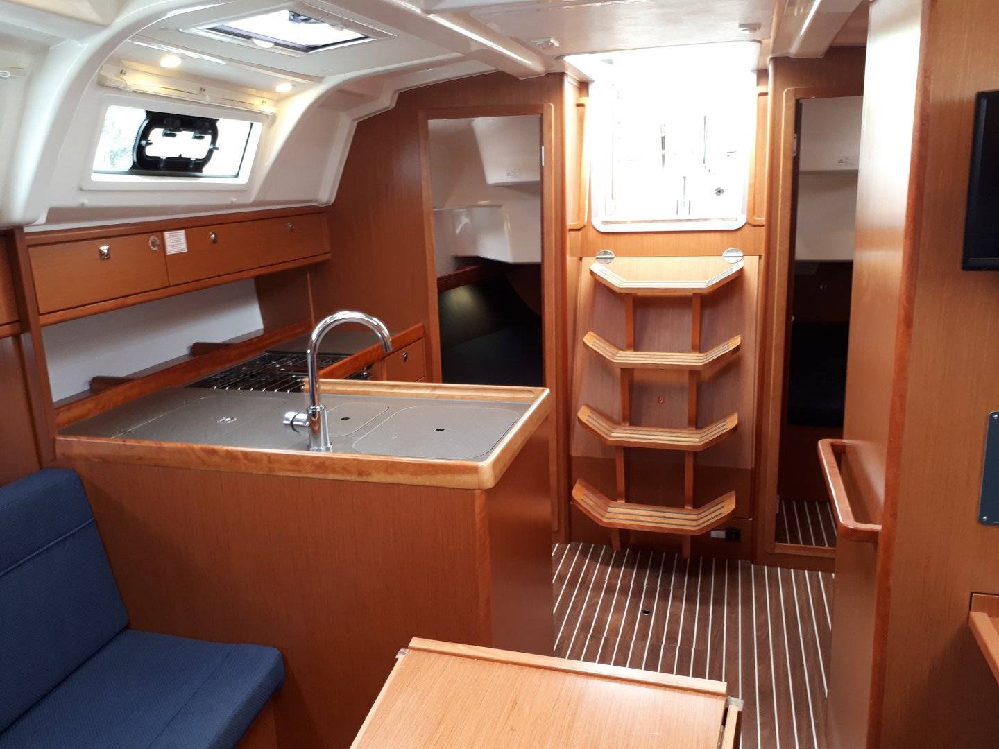 Bavaria 37 Cruiser - 4