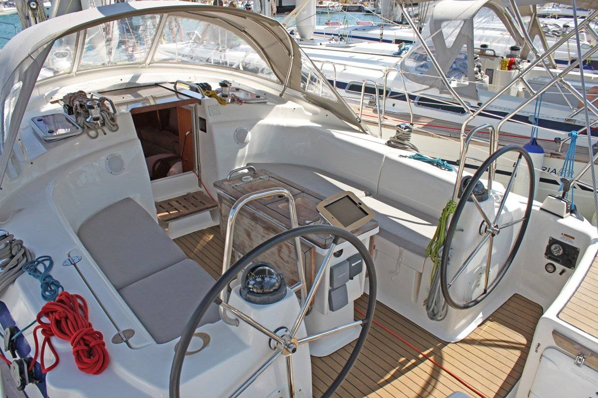 Bavaria 42 Cruiser - 4