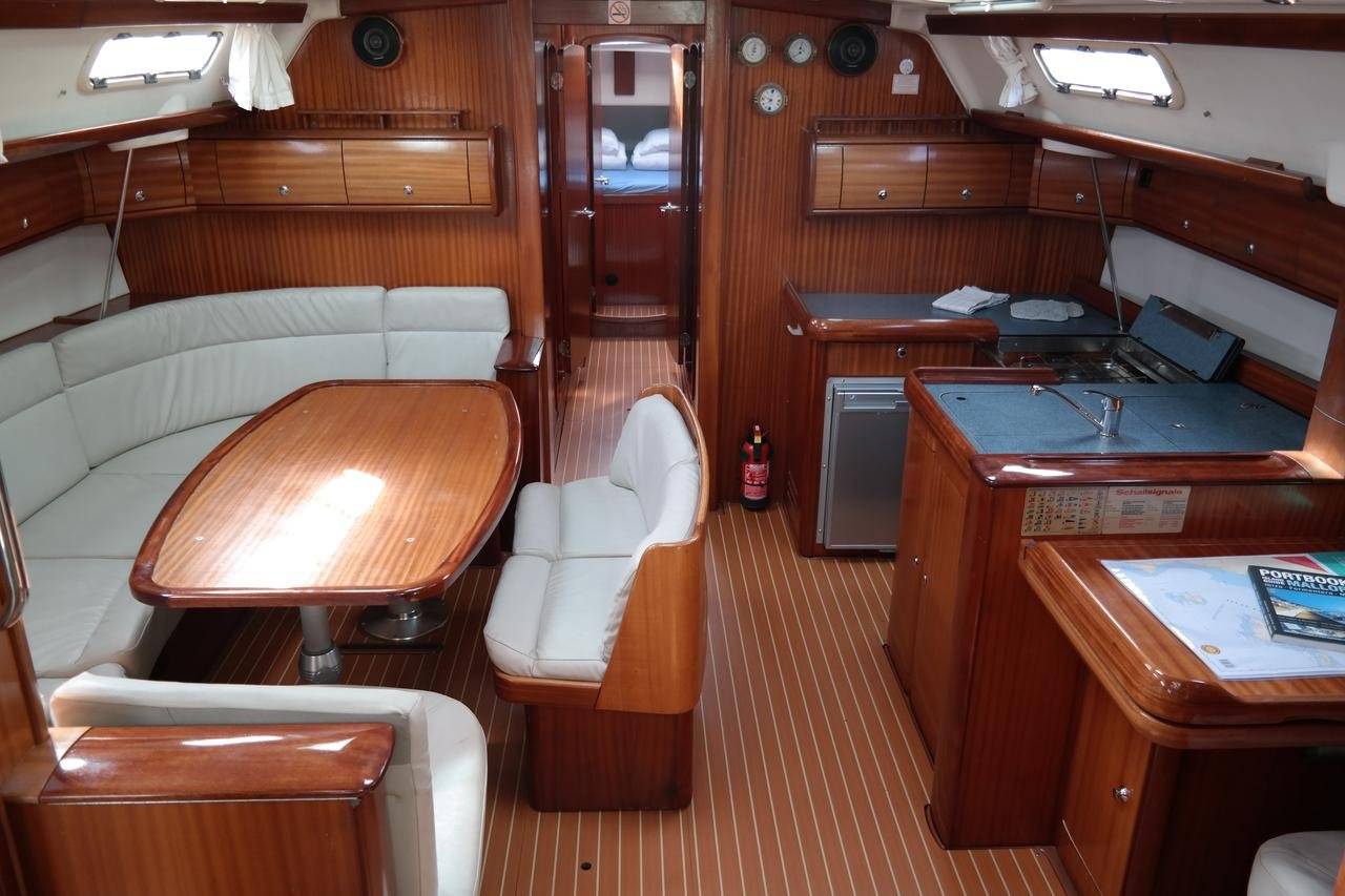 Bavaria 49 - 5
