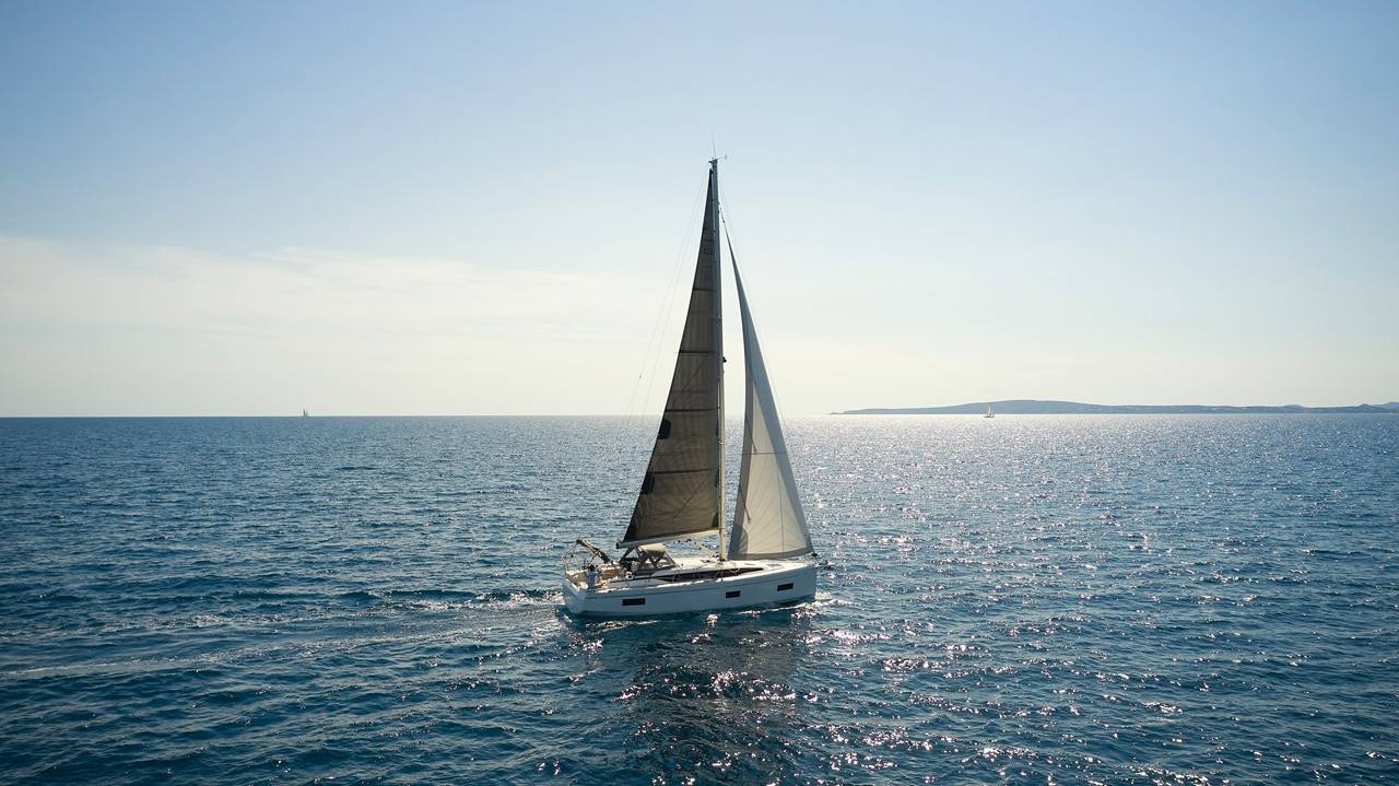 Bavaria C38 - 2