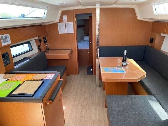 Bavaria C42 - 3