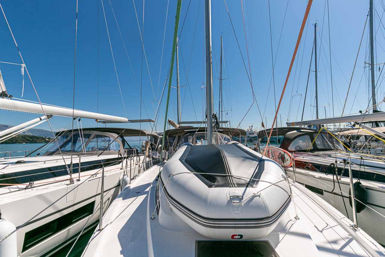 Bavaria C42 - 3