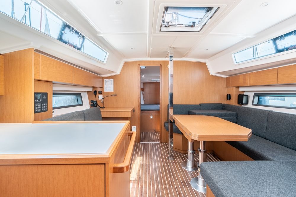 Bavaria C42 - 2
