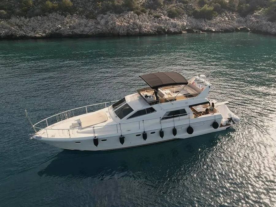 Ferretti 52