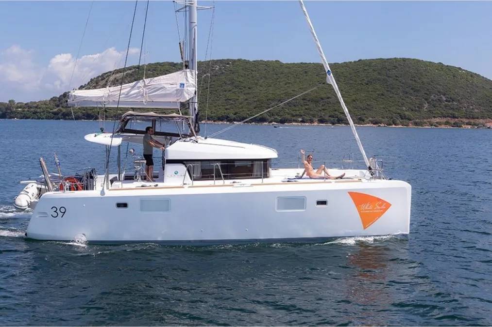 Lagoon 39