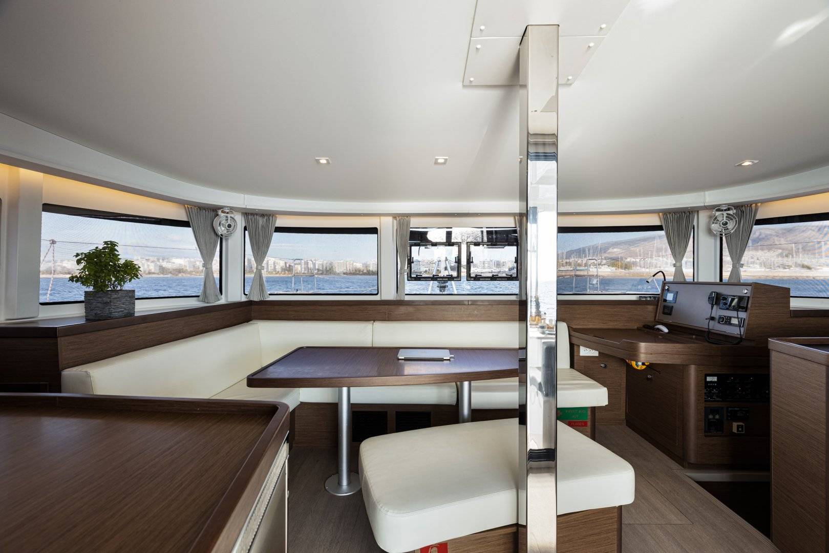 Lagoon 42 - 4
