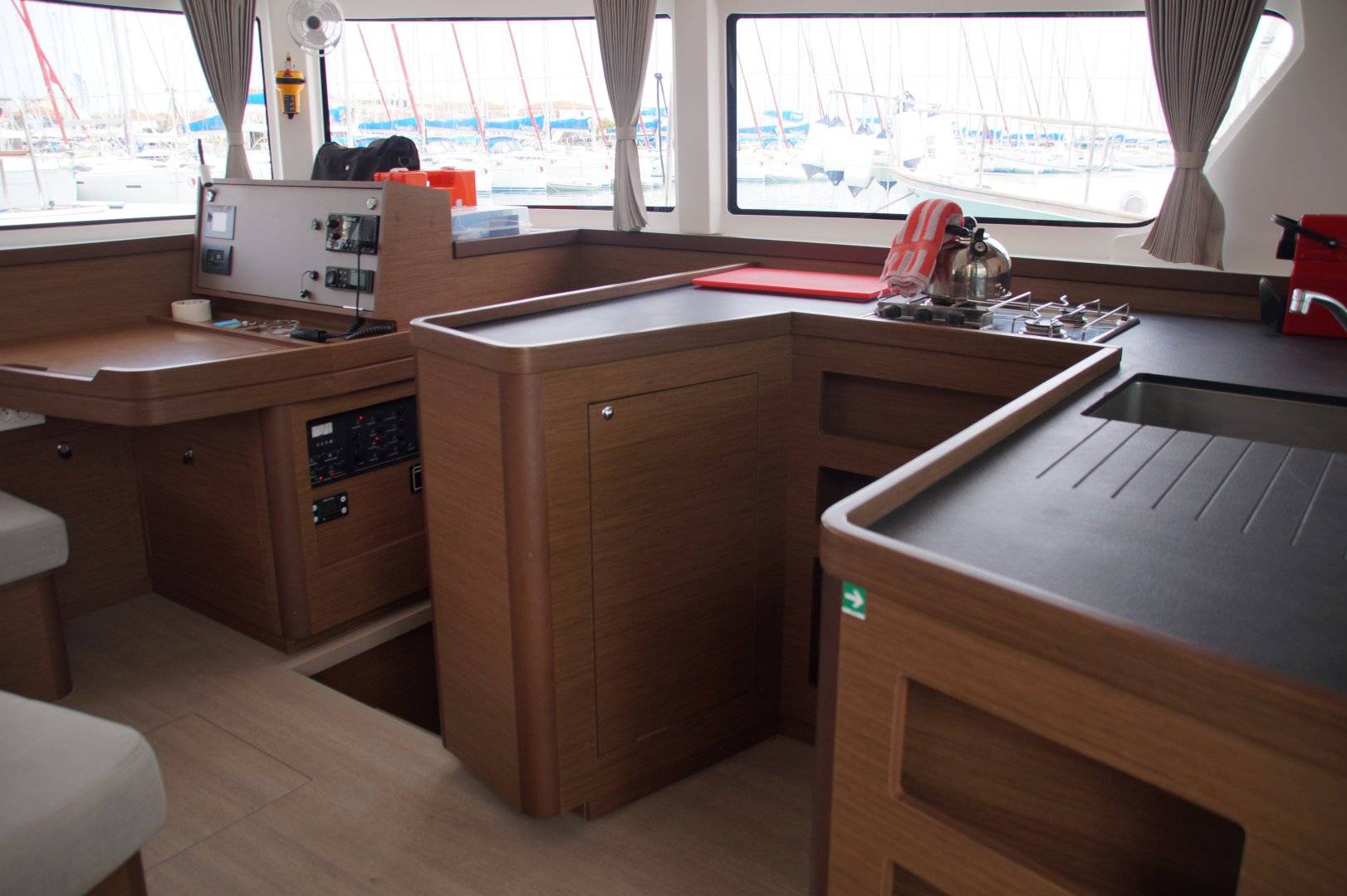 Lagoon 42 - 4