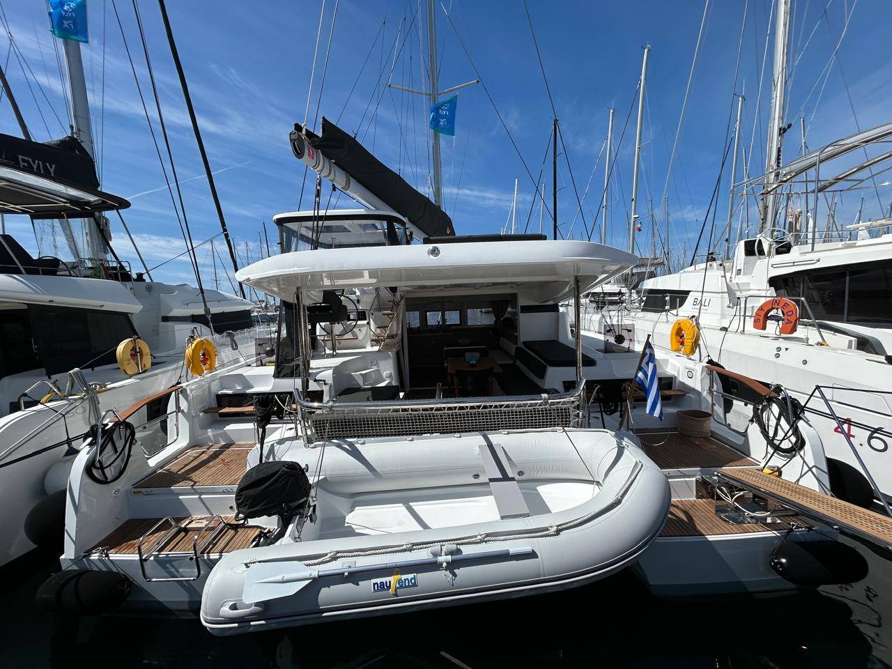 Lagoon 43