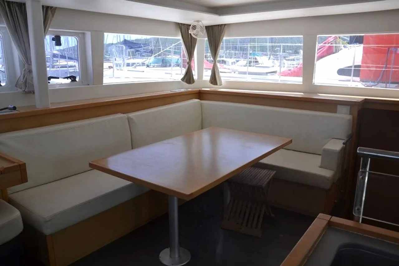 Lagoon 450 SporTop - 3