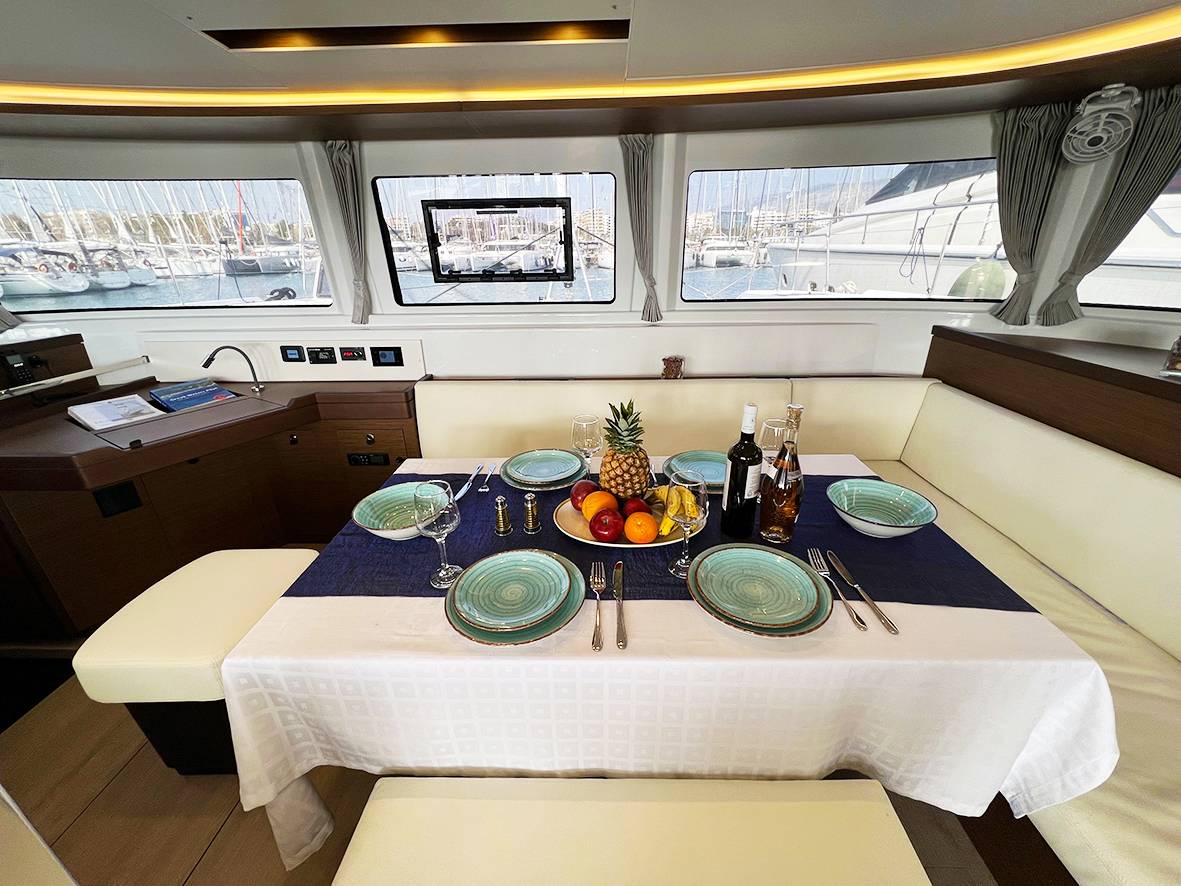 Lagoon 46 - 3