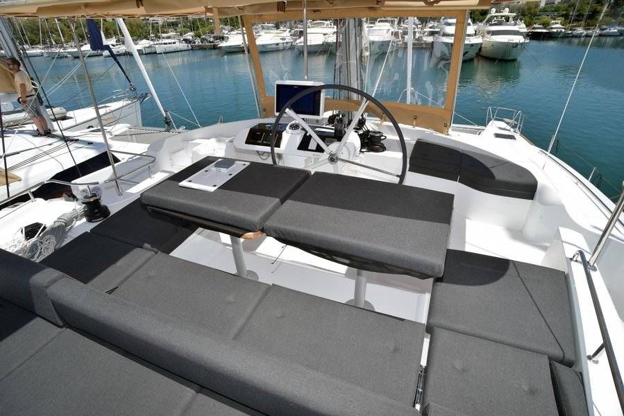 Lagoon 52 Fly - 5