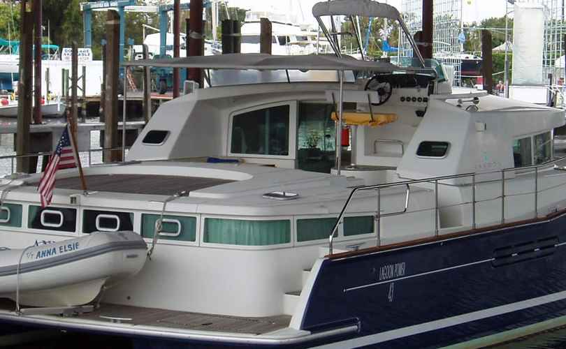 Lagoon Power 43 - 2
