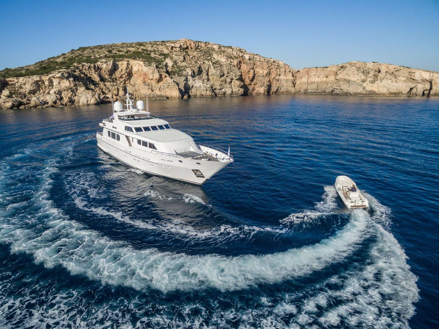 Milos at sea - 4