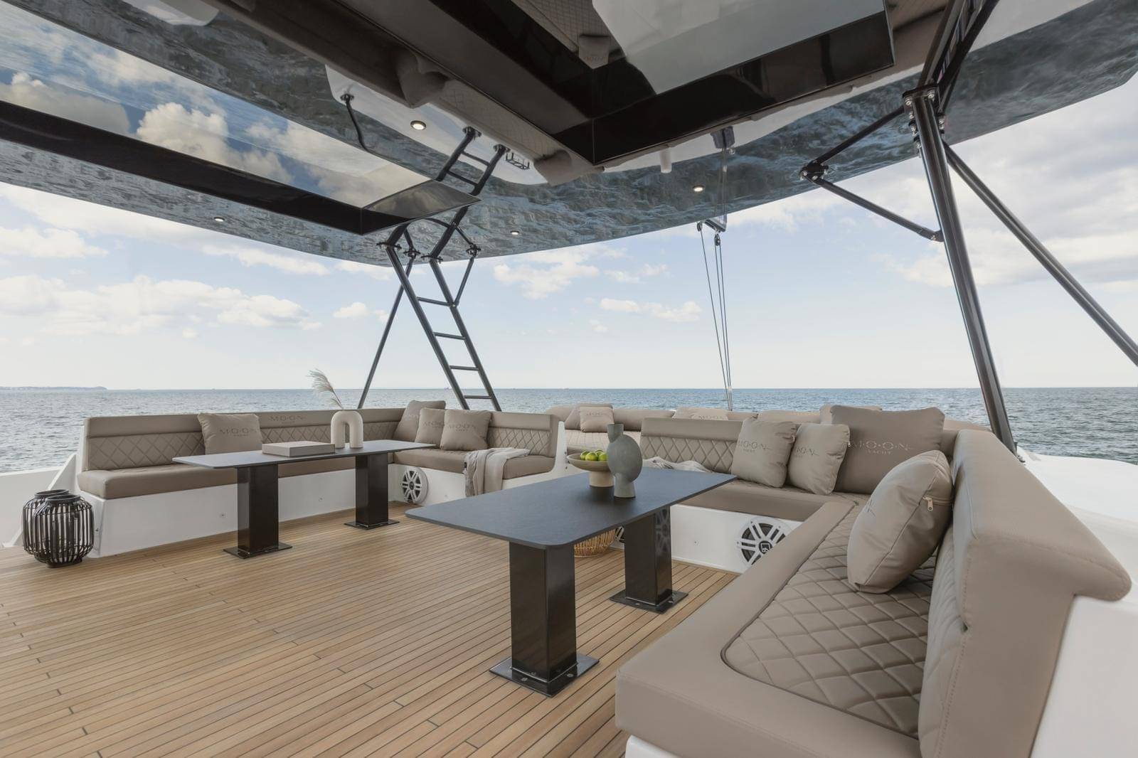 Moon Yacht 60 - 4