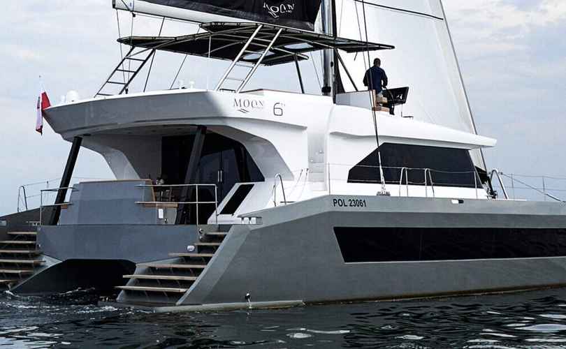 Moon Yacht 60