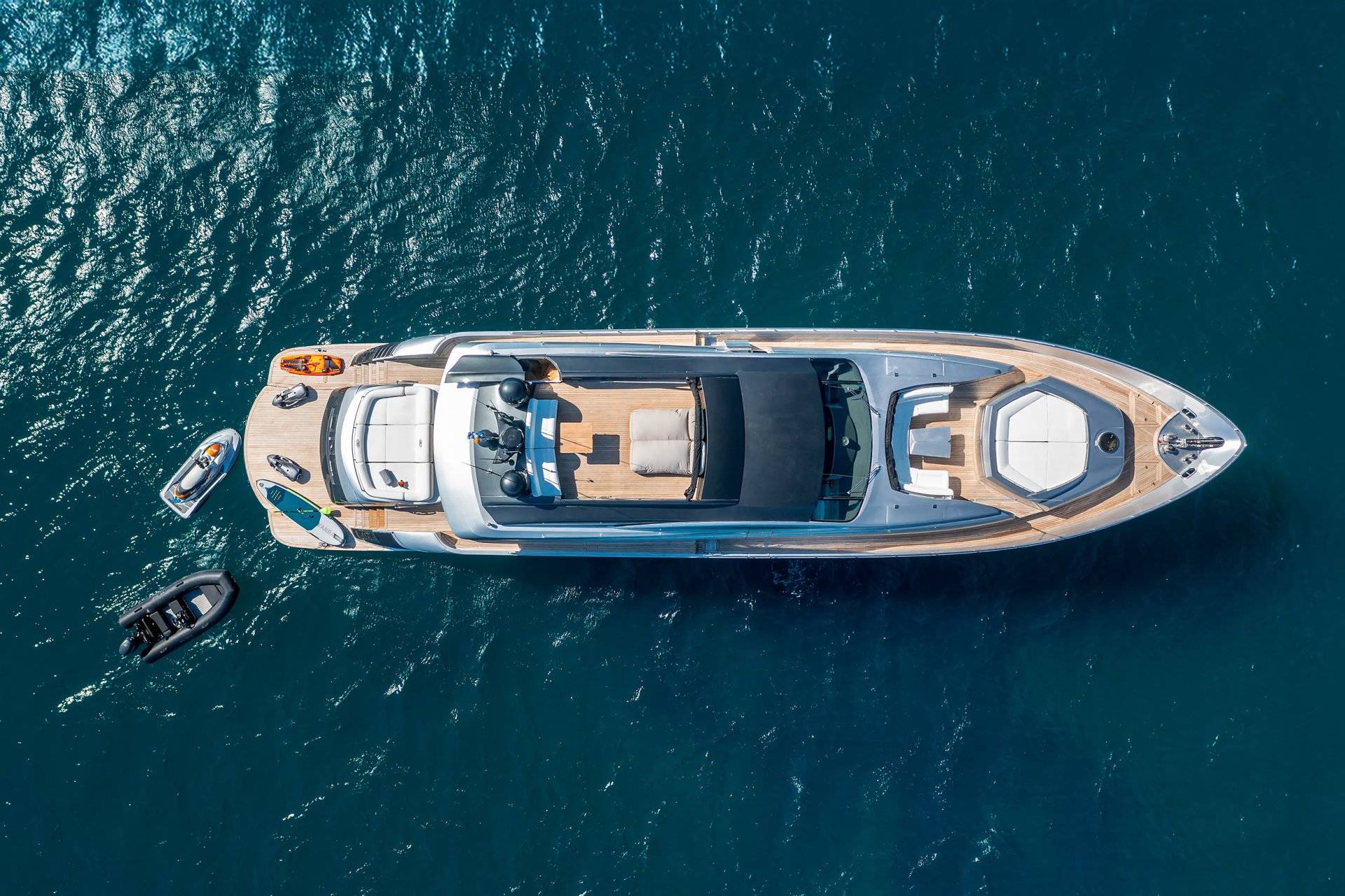 Pershing 90