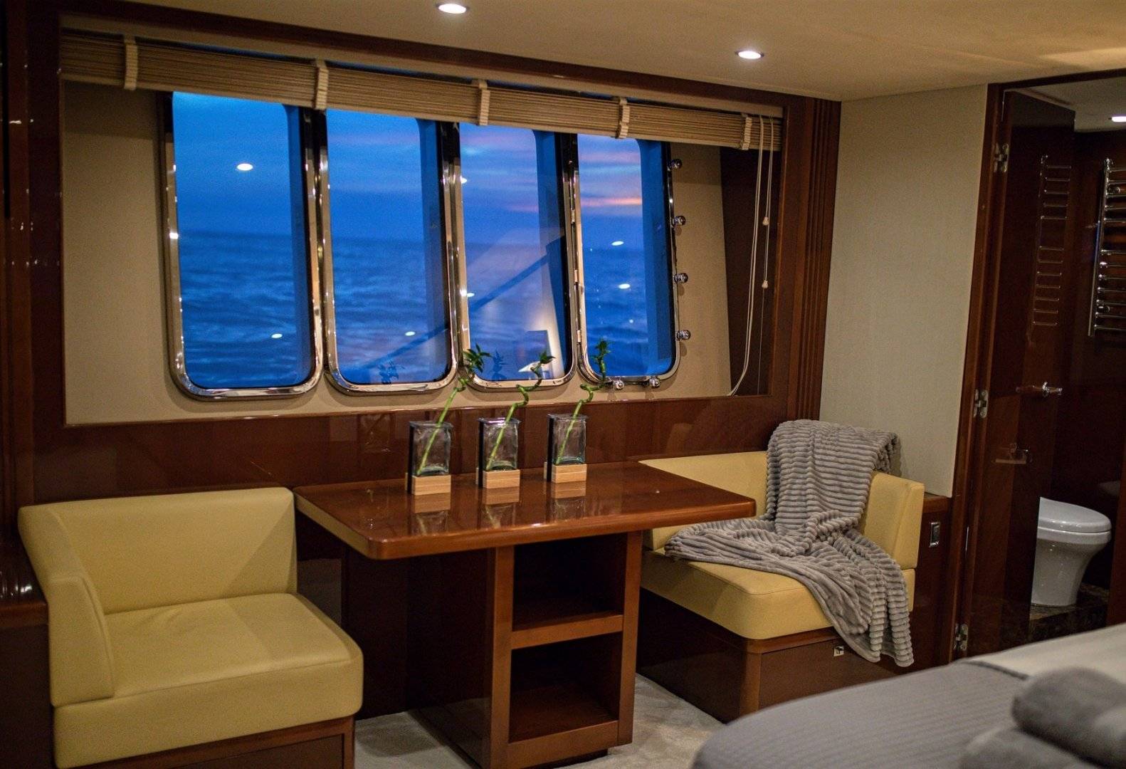 Princess 85 Flybridge - 5
