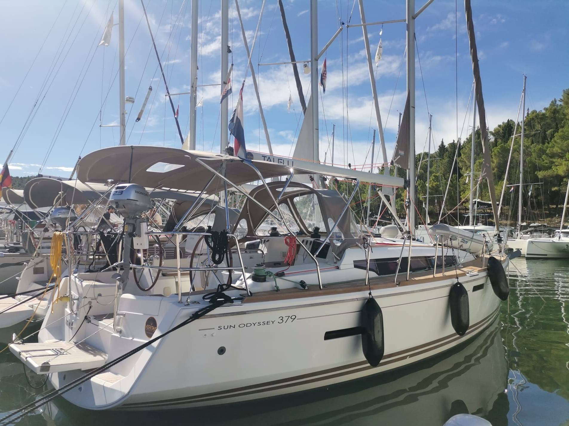 Sun Odyssey 379 - 3