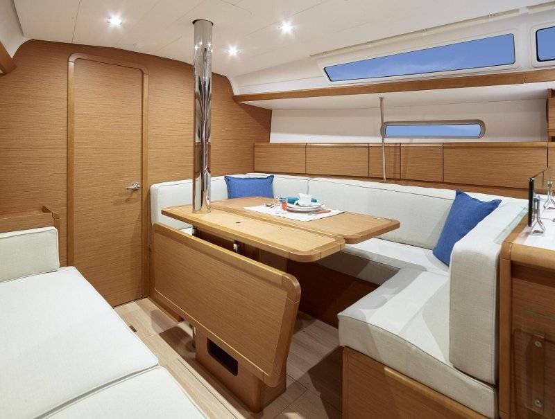 Sun Odyssey 389 - 3