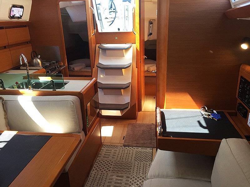 Sun Odyssey 389 - 5
