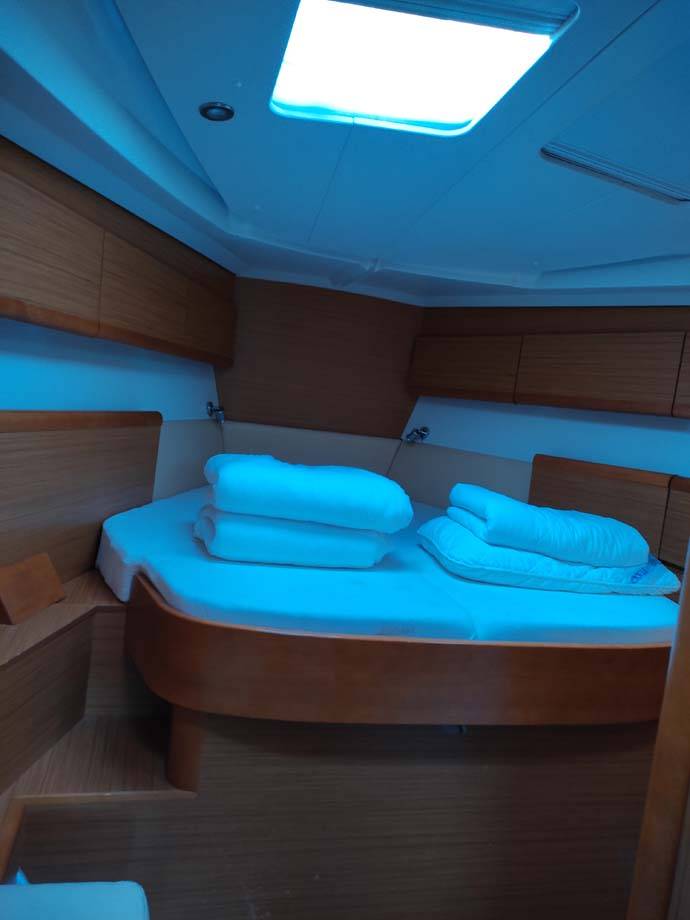 Sun Odyssey 44i - 3