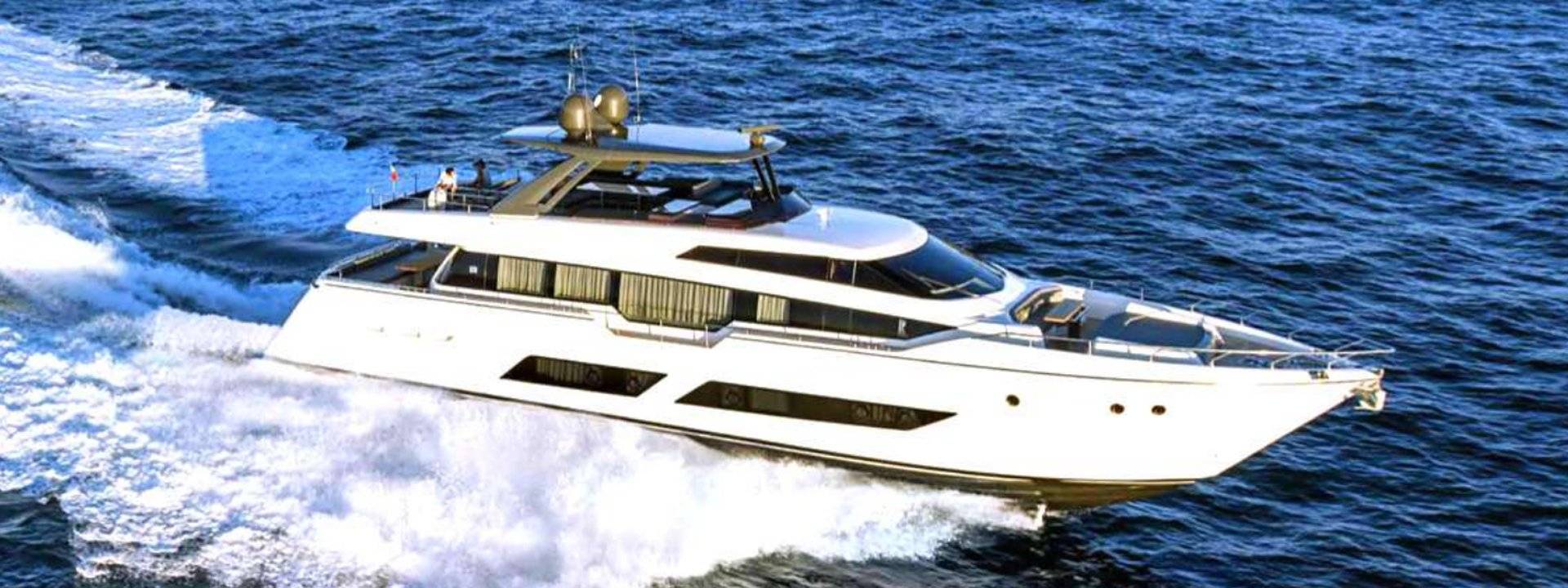 Ferretti 850