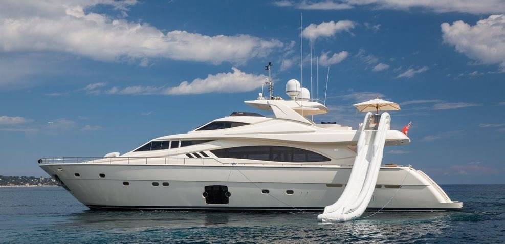 Ferretti 89