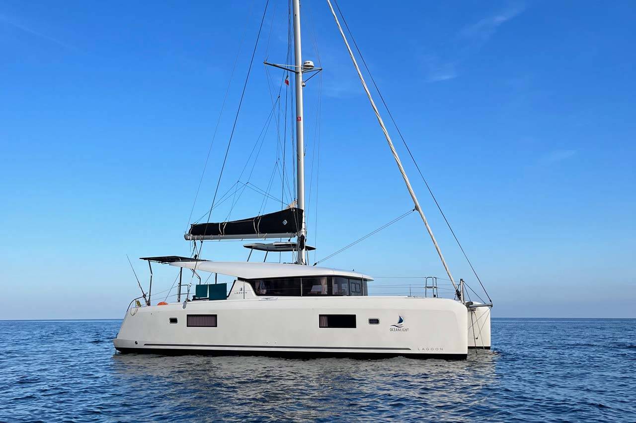 Lagoon 42
