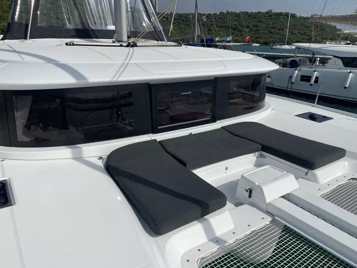 Lagoon 42