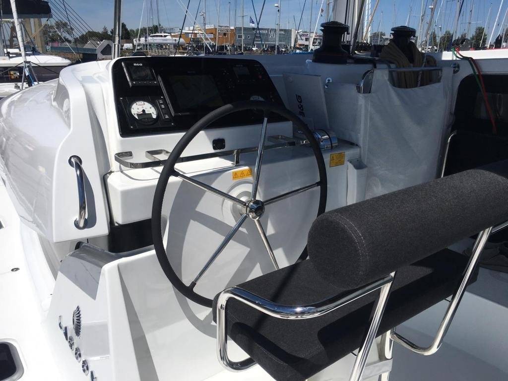 Lagoon 42 - 3