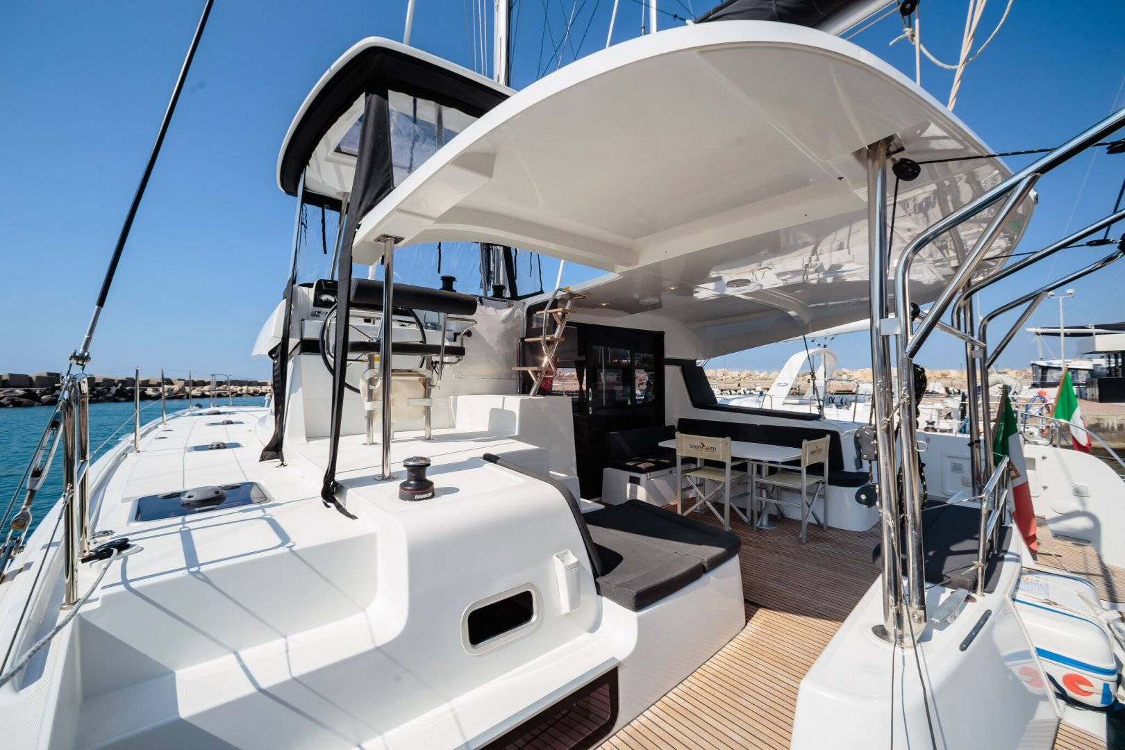 Lagoon 42 - 3