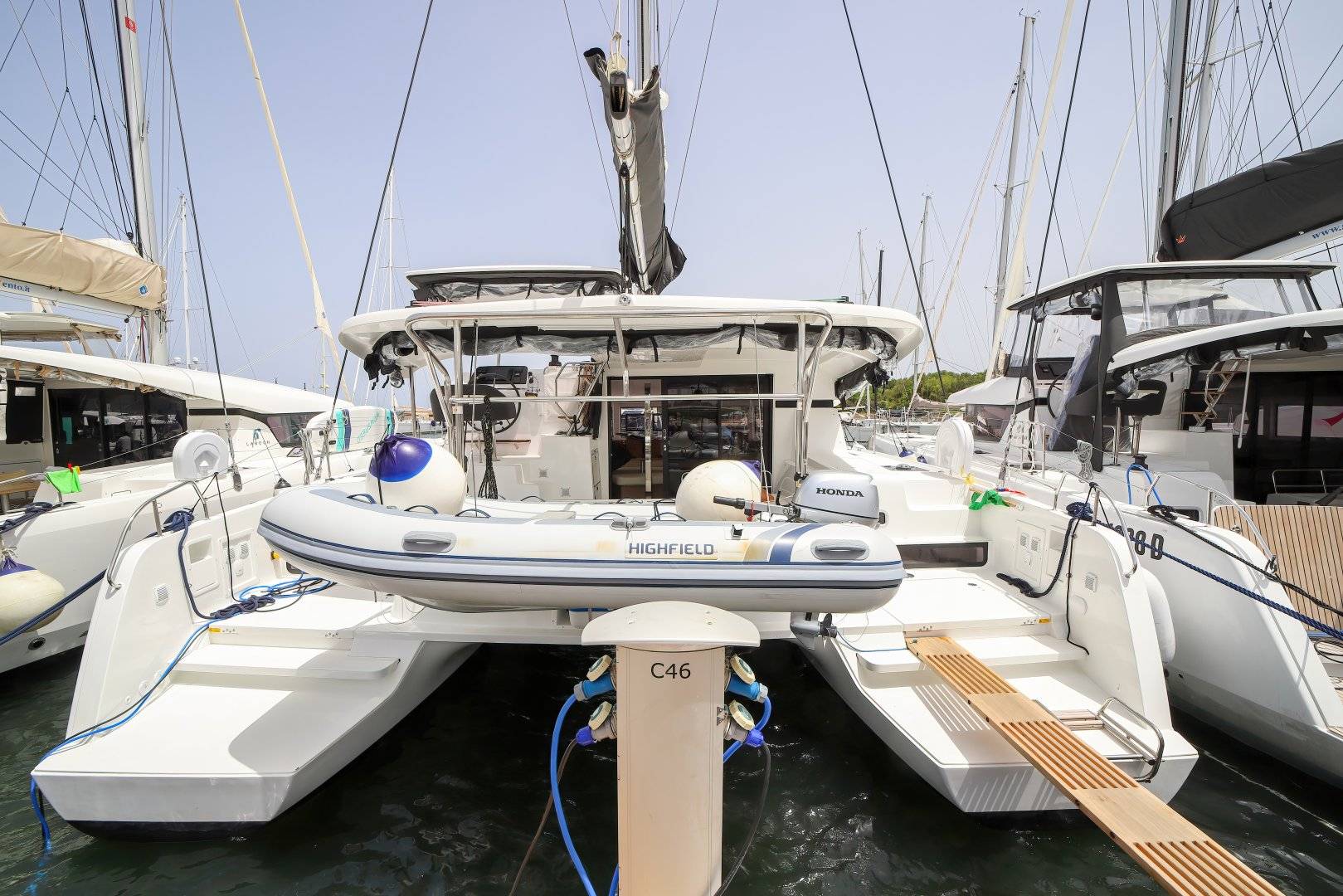 Lagoon 42