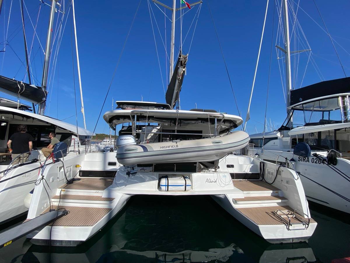 Lagoon 42