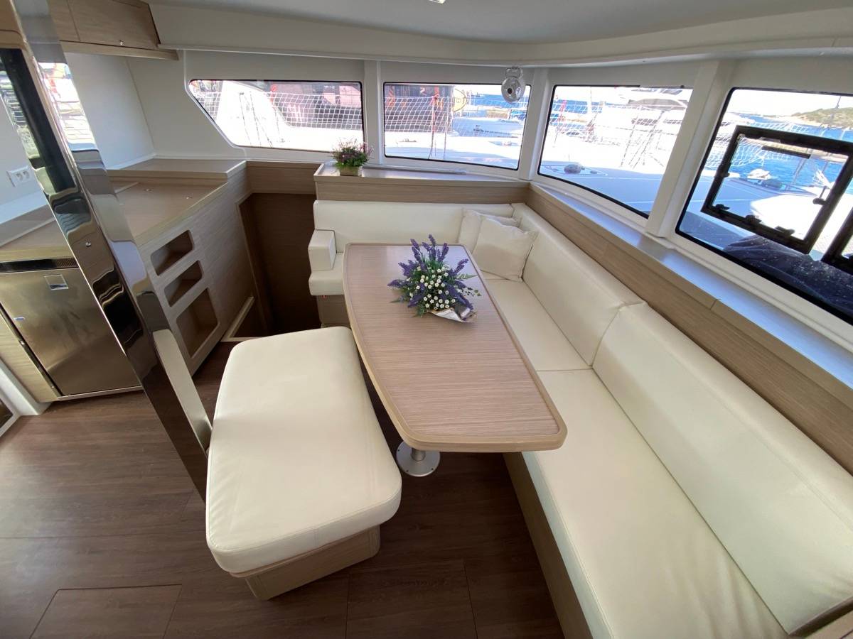 Lagoon 42 - 4