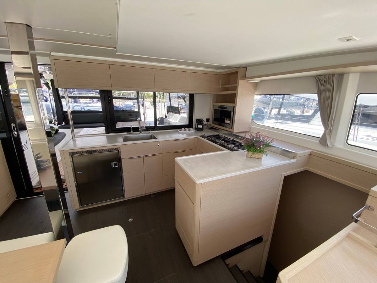 Lagoon 46 - 3