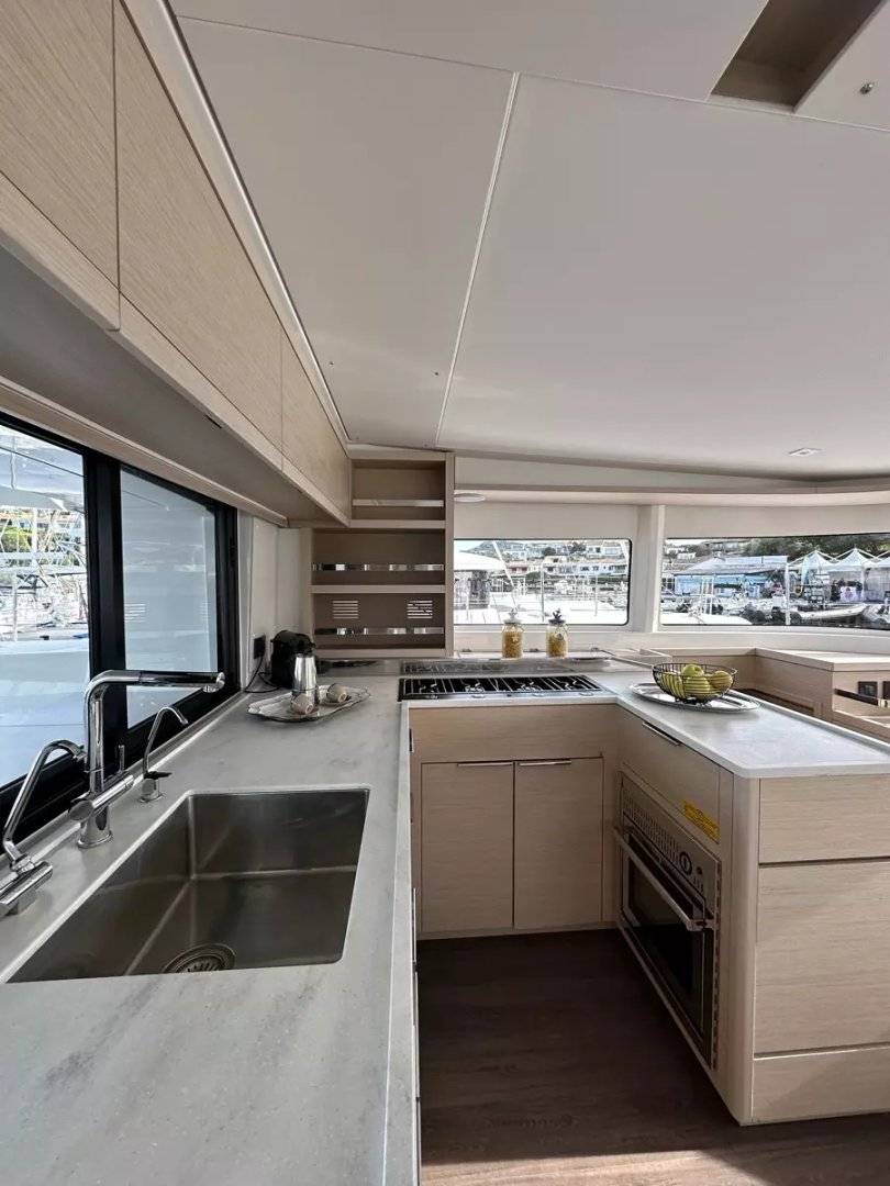 Lagoon 46 - 3